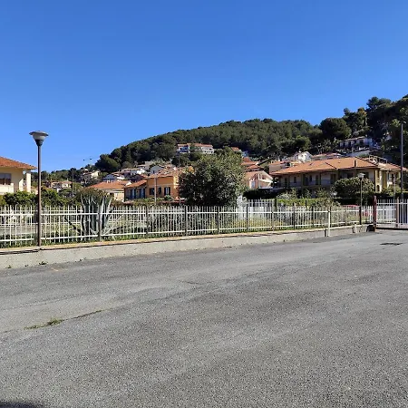 Via San Lazzaro 53 *